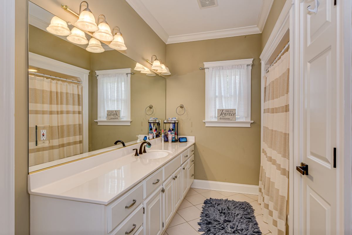 The Meadowlark Manor photo 6