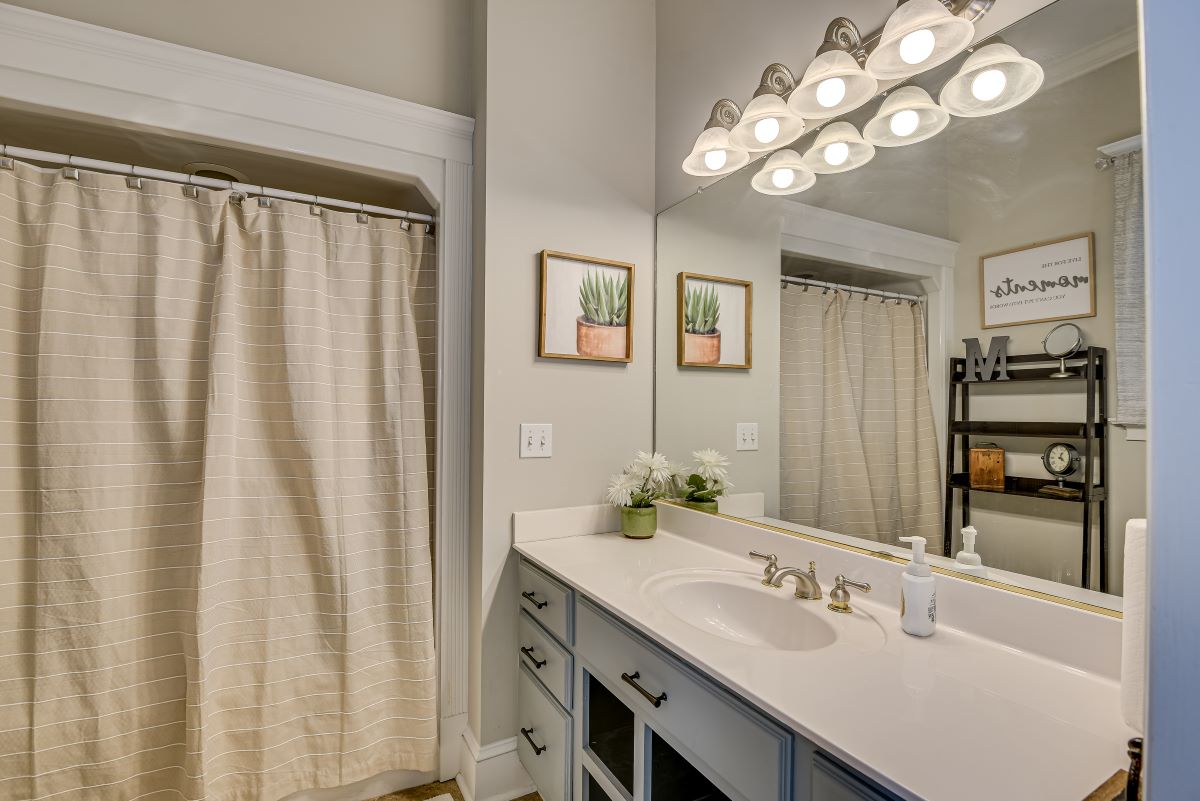 The Meadowlark Manor photo 14