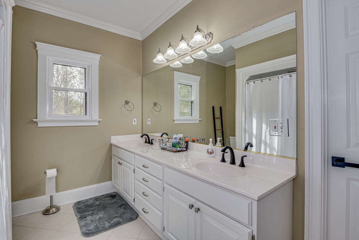 The Meadowlark Manor photo 22