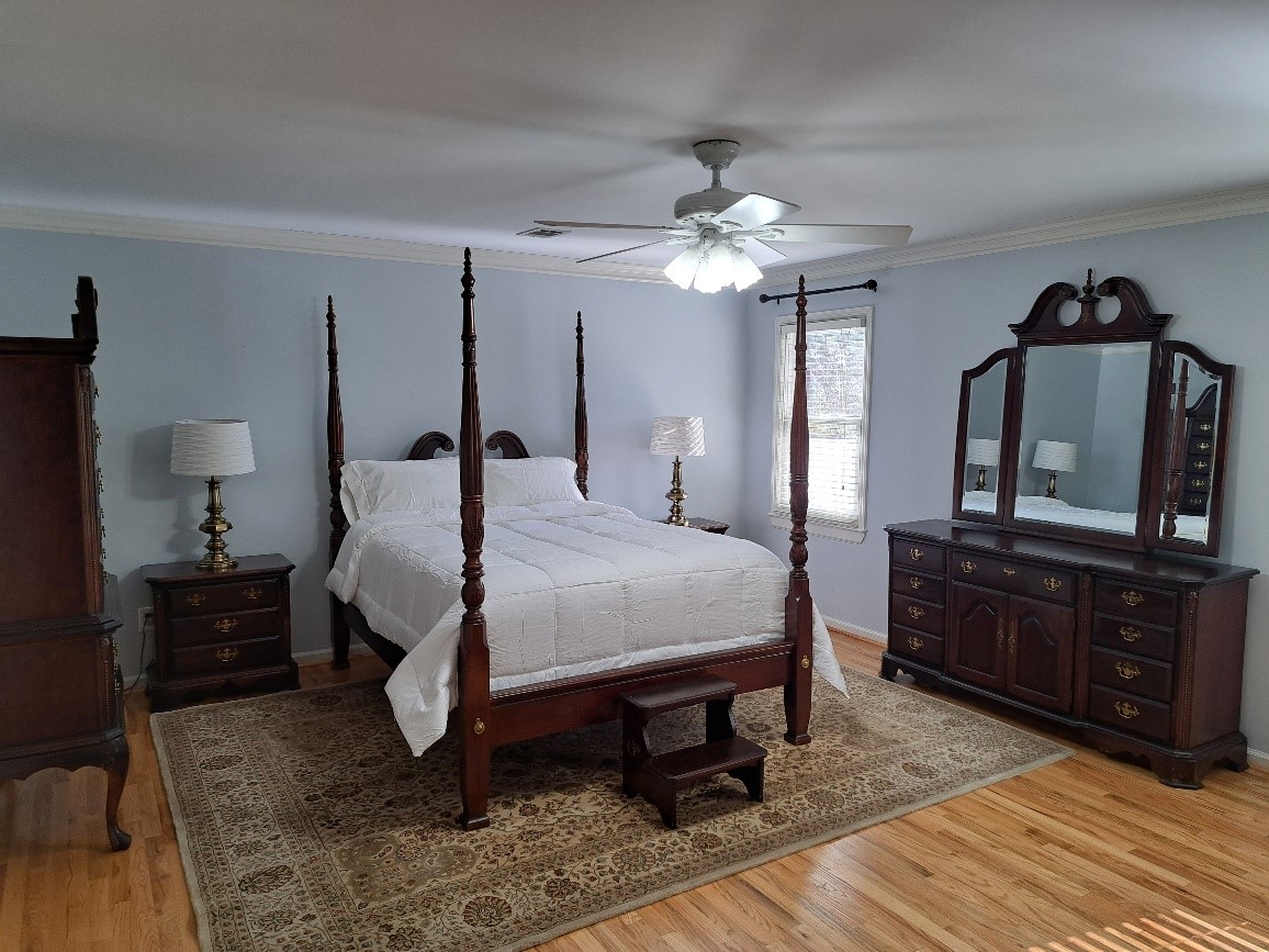 The Clover Place — West Lake