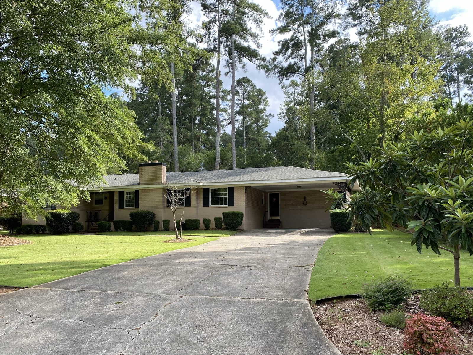 The Greenside Homestead — Country Club Hills
