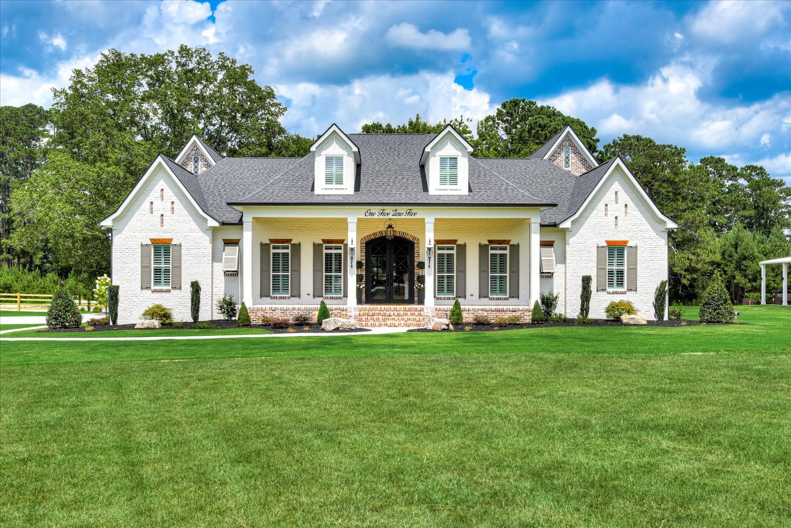 Three Oaks Estate, Stand Alone