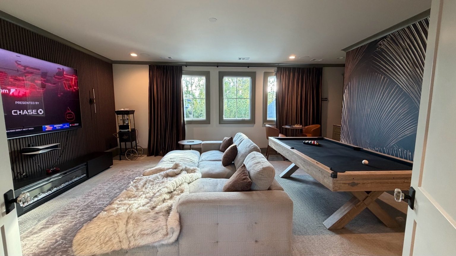 The Residence at 887 photo 10
