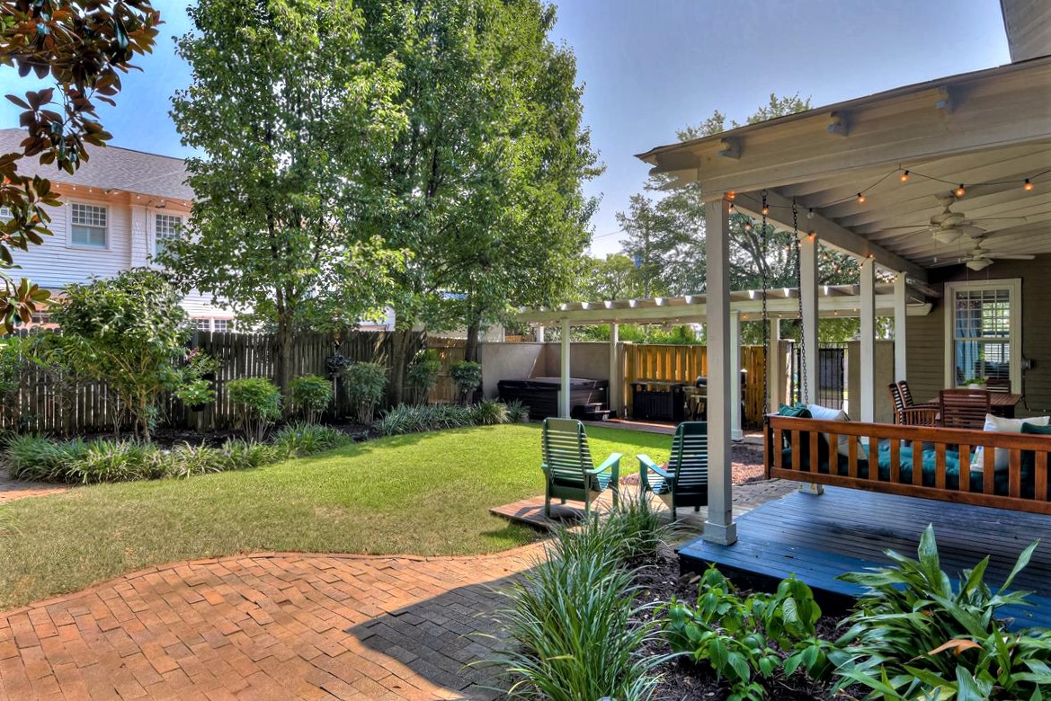 The Wisteria Cottage — Summerville