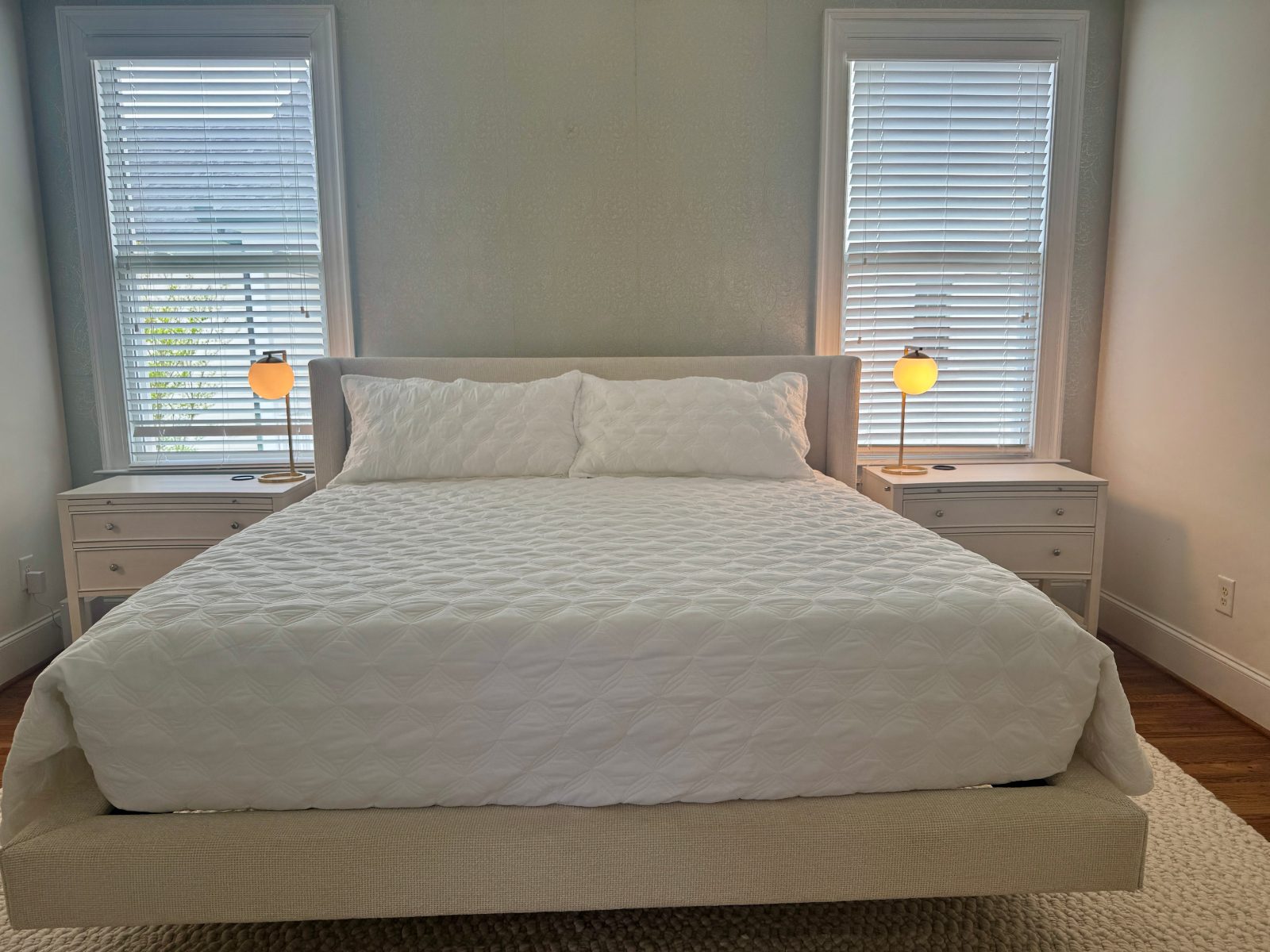 The Clover Commons — Master bedroom · Main floor · King bed