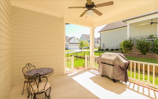 The Sycamore Porch photo 19