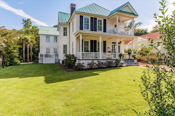 The Greenside Place — Summerville
