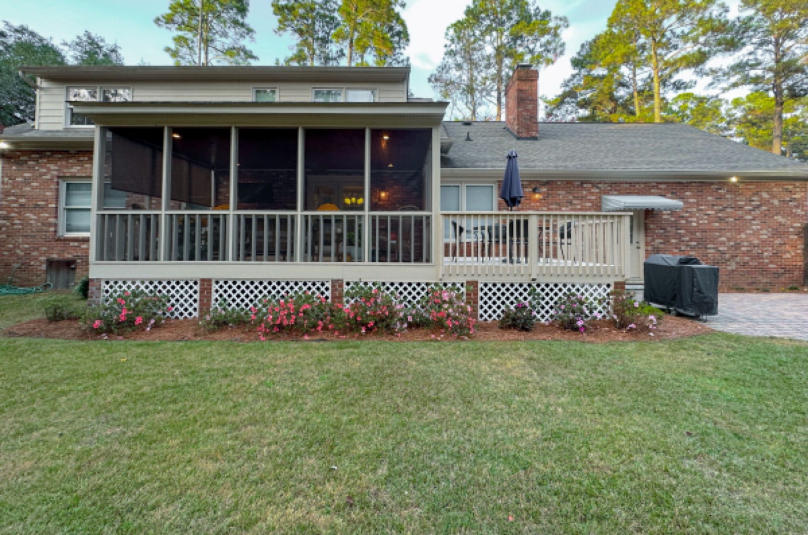 The Hawthorn Hideaway photo 3