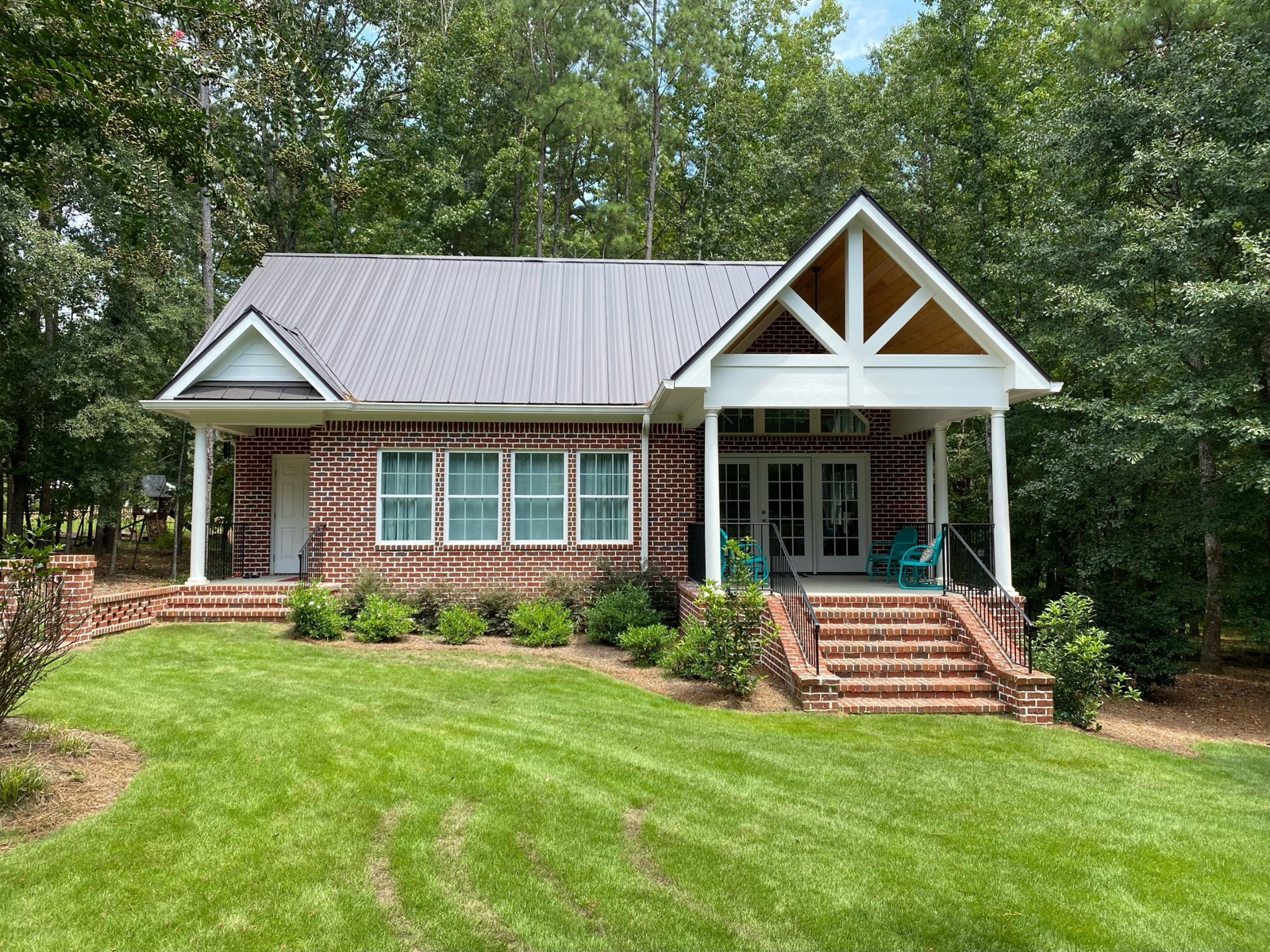 The Sweetgum Lodge photo 3