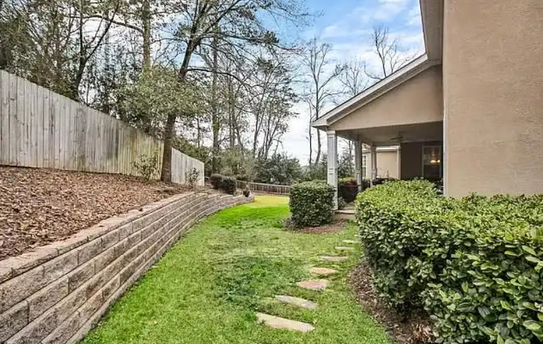 The Ivy Manor photo 2