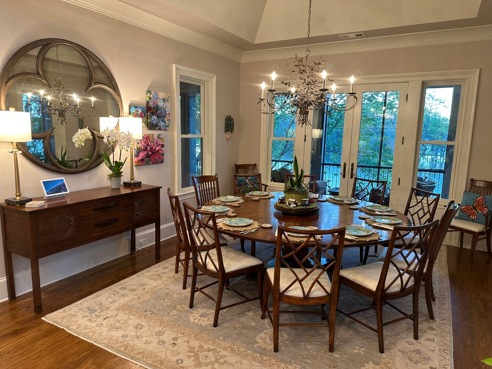 The Meadowlark Lodge — Dining room