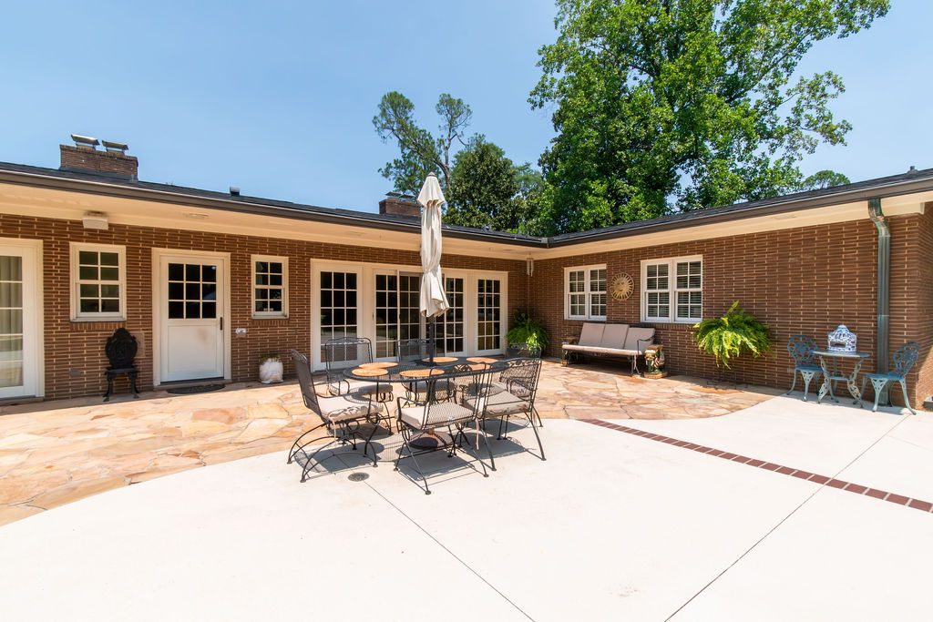 The Meadowlark Place — Outdoor & pool